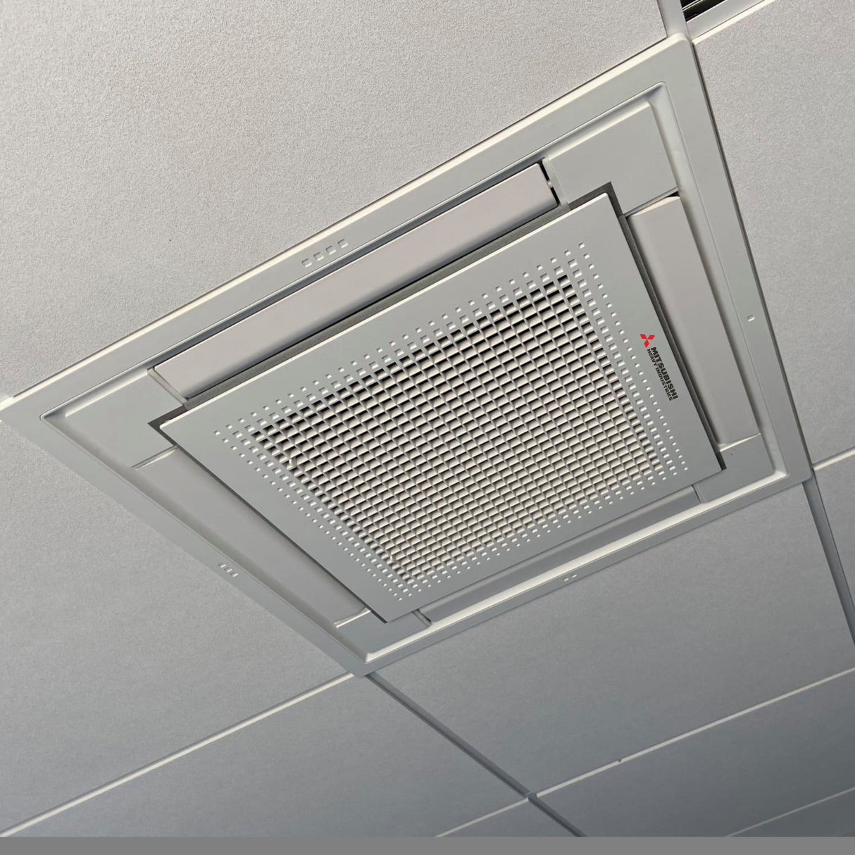 Mitsubishi Heavy Industries Compact Cassette Air Conditioner with Heat Pump